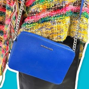 Michael Kors Jet Set - Large Zip Crossbody
limited edition color: ELECTRIC BLUE